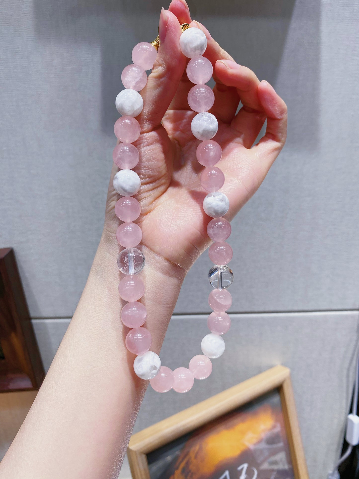 Zhuzhu's same pink crystal white crystal snowflake ghost bracelet.