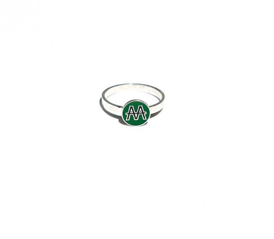 The same style as GD  | PEACEMINUSONE smiley face letter ring