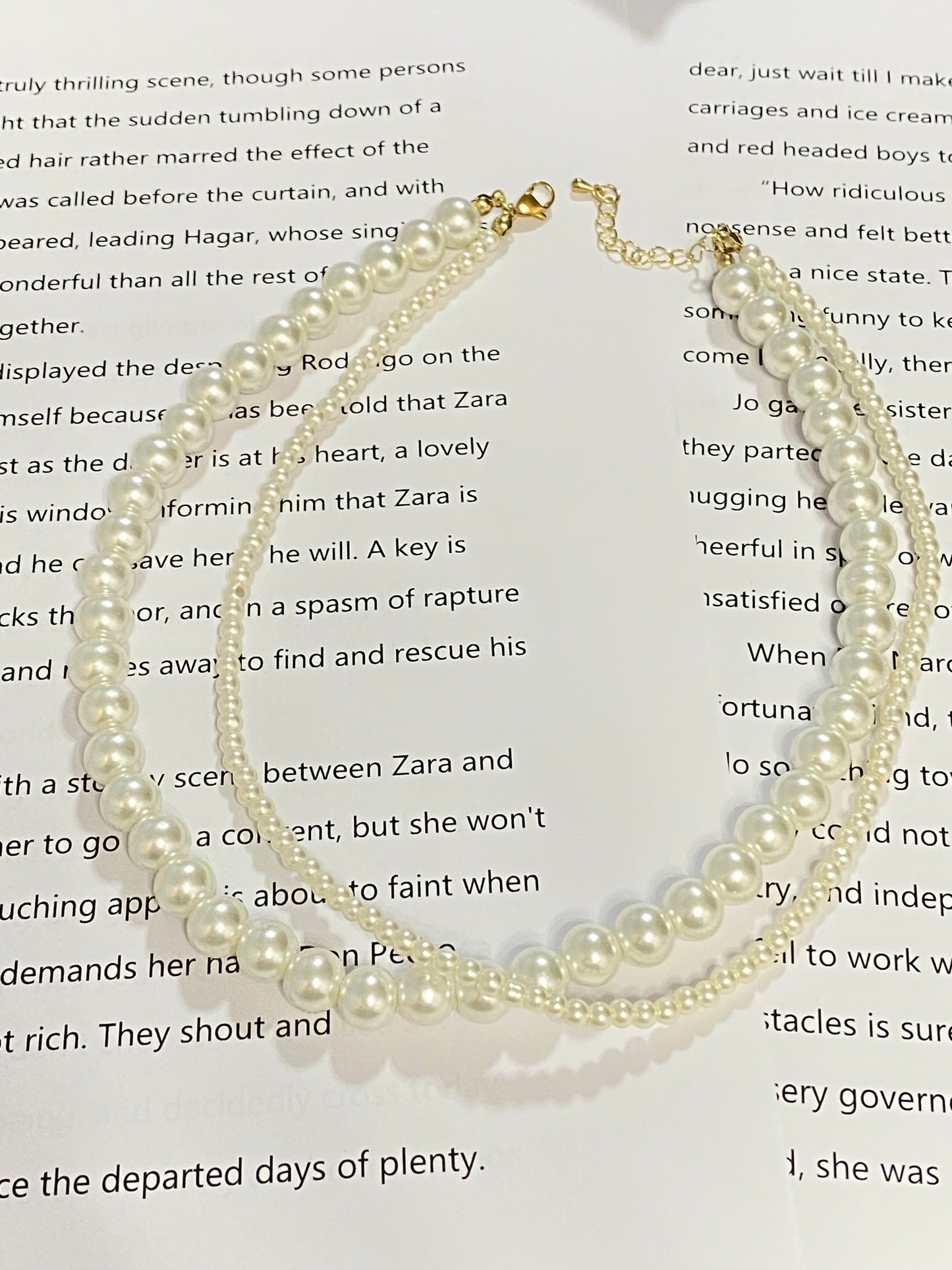 Double pearl necklace choker