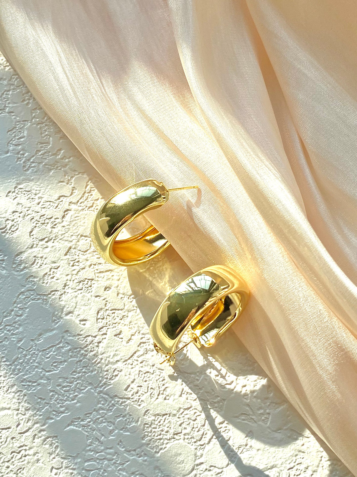 Geometric metal irregular twisted earrings