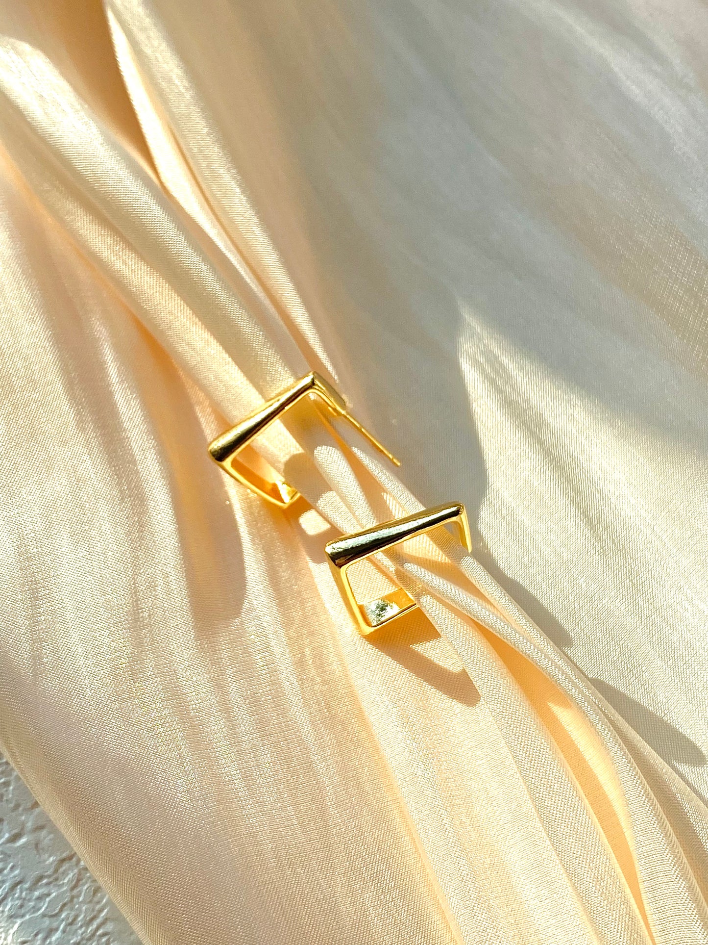 Folded square earrings