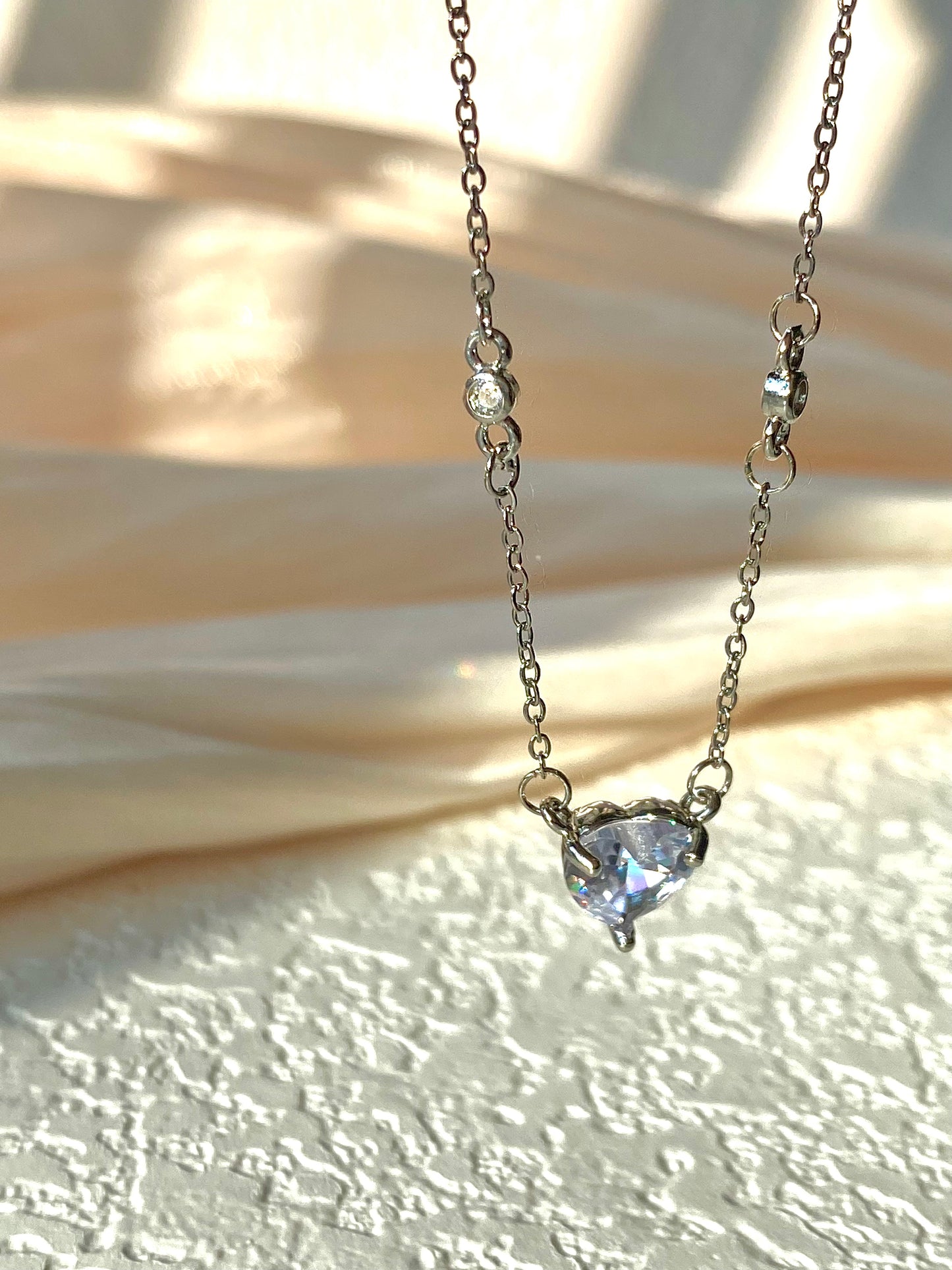 S925 sterling silver heart-shaped necklace